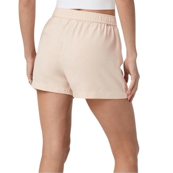 NWT vuori twill shorts - Picture 2 of 2